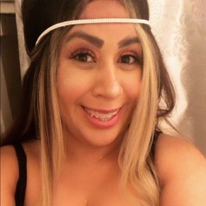 Meet your Posher, Ana